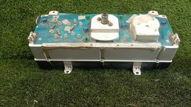 Foto 3ª: Cuadro de Instrumentos Nissan Patrol 3.3 D SD33 ML-6 (1989)