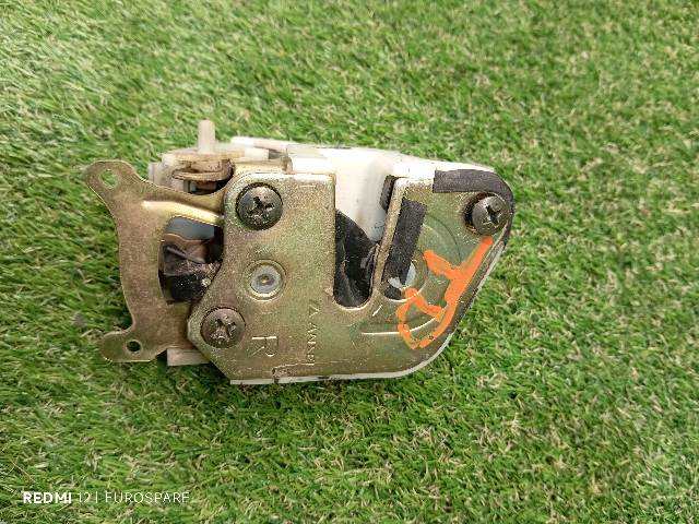 Foto 1ª: Cerradura Puerta Trasera Derecha Mitsubishi L200 2.5 D 4P CAJA ABIERTA [4D56] (1999)