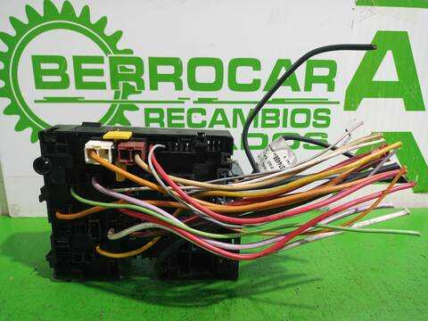 Foto 3ª: Caja Reles Fusibles Peugeot Partner 2.0 HDI CAT 90CV 66KW [RHYDW10TD] (2002)