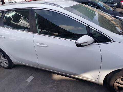 Foto 1ª: Puerta Delantera Derecha Kia Ceed 1.6 CRDI 128 SPORTSWAGON JD) (2012)