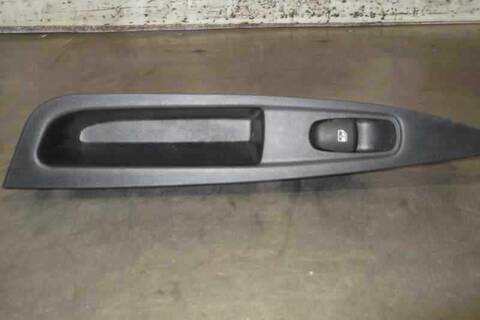 Botonera Elevalunas Nissan Qashqai ACENTA 116CV 85KW