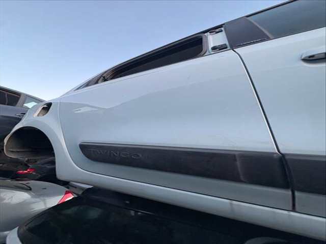 Foto 2ª: Puerta Trasera Derecha Renault Twingo D4F770 (2018)