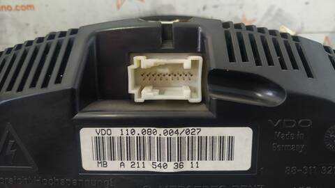 Foto 3ª: Cuadro de Instrumentos Mercedes Clase E 180 E 270 CDI 211.016) BERLINA 177CV 130KW [647961] (2002)