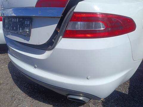 Foto 2ª: Paragolpes Trasero Jaguar XF 3.0 V6 DIESEL LUXURY 211CV 155KW (2010)