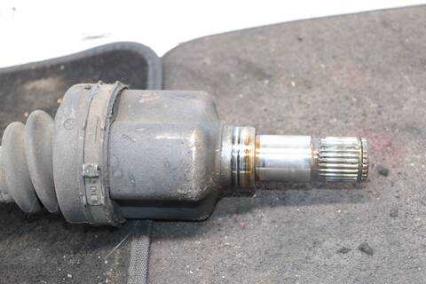 Foto 3ª: Transmision Delantera Izquierda Ford Focus SPORT 116CV 85KW (2004)