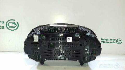 Foto 3ª: Cuadro de Instrumentos Mercedes Clase V 200 136CV 100KW (2014)