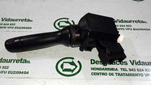 Foto 2ª: Mando Multifuncion Toyota Yaris BLUE 87CV 64KW [2SZ] (2006)