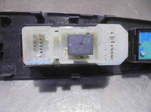 Foto 3ª: Botonera Elevalunas Lexus IS 220D 177CV 130KW [D-2ADFHV] (2010)