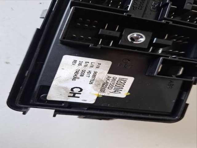 Foto 3ª: Caja Reles Fusibles Chevrolet Matiz S 1.0 CAT 67CV (2005)