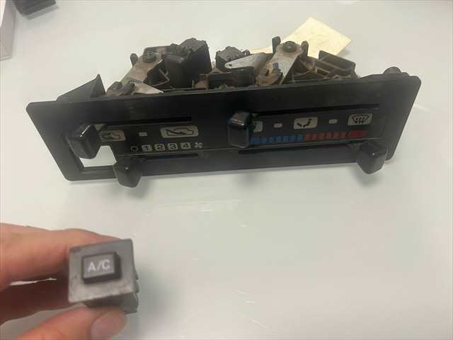Foto 2ª: Mando Calefacción A. A. Nissan Patrol 2.8 TD GR Y60 [RD28T] (1996)