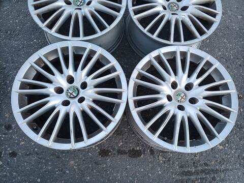 Foto 3ª: Juego LLantas Alfa Romeo 159 210CV 154KW (2005)