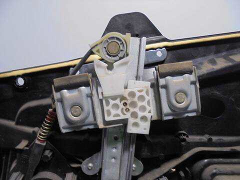 Foto 3ª: Elevalunas Eléctrico Delantero Izquierdo Ford Fusion 1.6 TDCI CAT 90CV 66KW [HHJA] (2005)