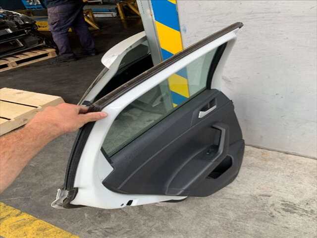 Foto 2ª: Puerta Trasera Izquierda Volkswagen Polo 1.0 12V 65CV 0CV [CHY] (2018)