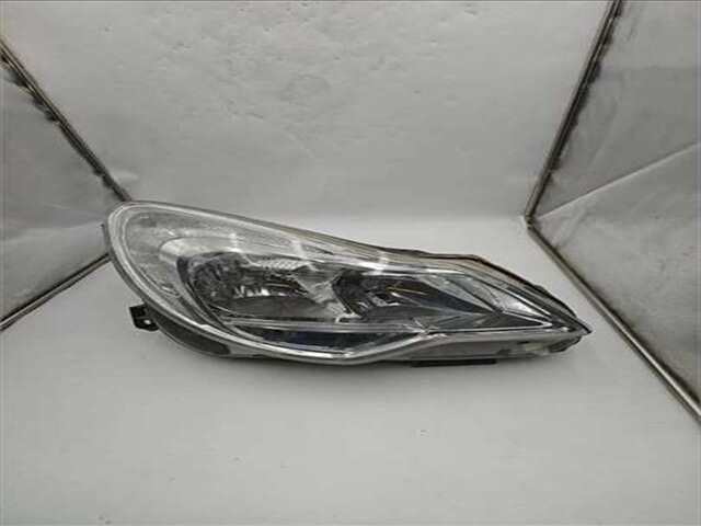Foto 1ª: Faro Derecho Opel Corsa 1.2 ESSENTIA [1.2 LTR. - 63 KW CAT (A 12 XER - LDC)] [A 12 XER / LDC]