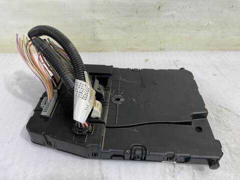 Foto 3ª: Caja Reles Fusibles Renault Scenic AUTHENTIQUE 86CV 63KW (2006)
