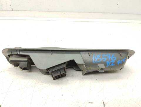 Foto 4ª: Botonera Elevalunas Renault Twingo 1.2 ALIZE 75CV 55KW [D4F A7] (2003)