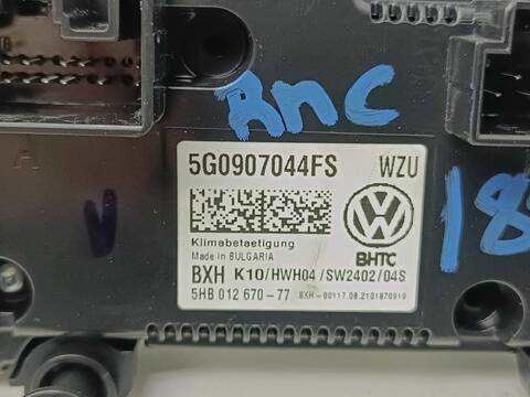 Foto 3ª: Mando Climatizador Volkswagen T-Roc BASIS 116CV 85KW [DTRD] (2021)