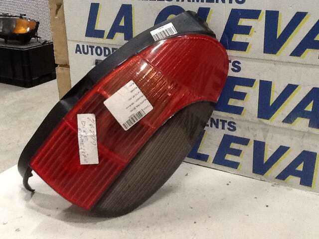 Foto 2ª: Piloto Trasero Derecho Peugeot 306 1.9 TD 90CV (1998)