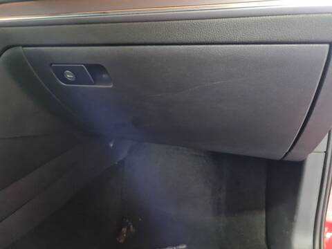 Guantera Volkswagen Golf 1.6 TDI 105CV 77KW