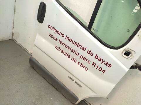 Foto 2ª: Puerta Delantera Derecha Renault Trafic 1.9 DCI 100 FL0C) 101CV 74KW FURGONETA [F9Q760] (2005)