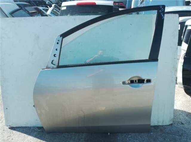 Puerta Delantera Izquierda Mitsubishi Grandis 2.0 DI-D INFORM [2.0 LTR. - 100 KW DI-D CAT]