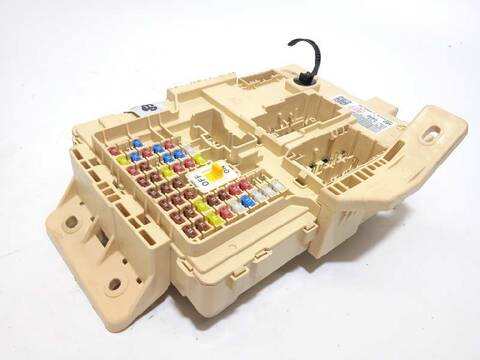 Foto 2ª: Caja Reles Fusibles Hyundai i30 1.0 TGDI CAT 120CV 88KW [G3LF] (2021)