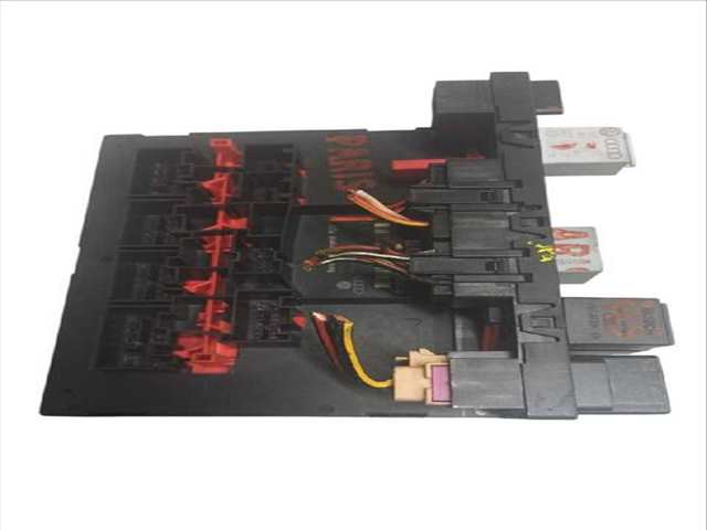 Foto 1ª: Caja Reles Fusibles Volkswagen Golf 1.9 TDI (2003)