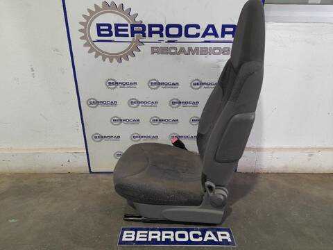 Foto 2ª: Asiento Delantero Izquierdo Peugeot 107 1.0 CAT 384F) 68CV [G/ 1KR] (2005)