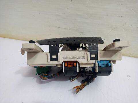 Foto 2ª: Caja Reles Fusibles Ford Focus BUSINESS 90CV (2007)