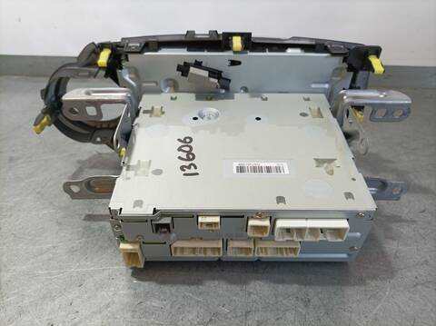 Foto 2ª: Sistema GPS Toyota Yaris HYBRID FEEL 101CV 74KW [1NZ] (2018)