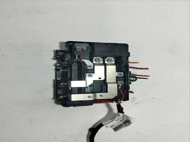 Caja Reles Fusibles Volvo V60 SUMMUM 2 DIESEL CAT 1969 CM3) 150CV