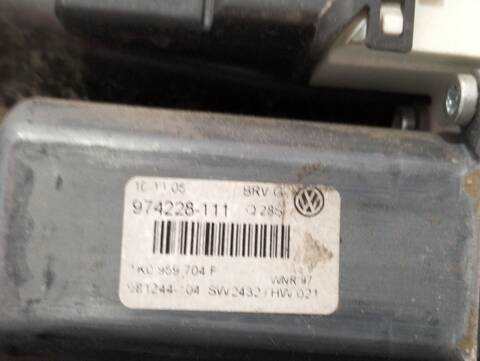 Foto 3ª: Elevalunas Manual Trasero Derecho Volkswagen Passat SPORTLINE BERLINA 140CV 103KW [BKP] (2006)