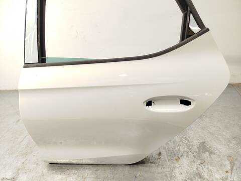 Foto 4ª: Puerta Trasera Izquierda Seat Leon 2.0 TDI 116CV 85KW [DXRC] (2024)