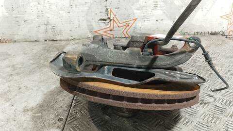 Foto 3ª: Mangueta Delantera Izquierda Mercedes Clase C 160 200 CDI 203.004) BERLINA 122CV 90KW [OM646962] (2004)