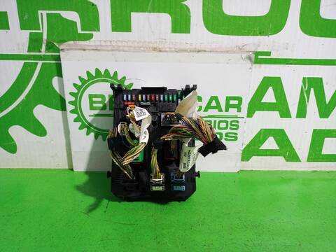 Foto 1ª: Caja Reles Fusibles Citroen C4 EXCLUSIVE AUT. 109CV [9HZDV6TED4] (2006)