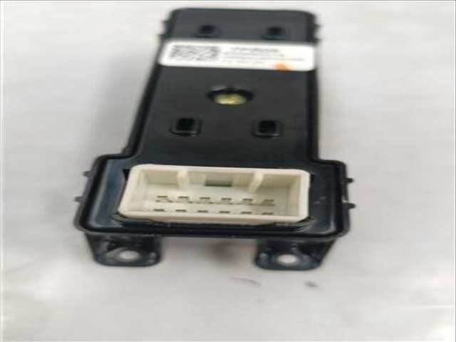 Foto 3ª: Botonera Elevalunas Hyundai Tucson 1.6 GDI 132CV 97KW [G4FD] (2020)
