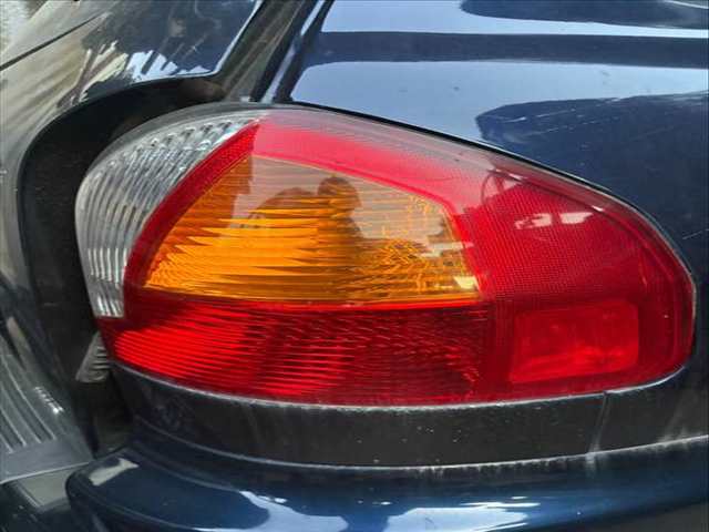 Foto 2ª: Piloto Trasero Derecho Hyundai Santa Fe VERSION INDEFINIDA (2003)