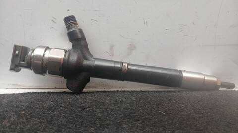 Foto 2ª: Inyectores Toyota Avensis 2.0 D-4D ADT250_) 126CV 93KW [1AD] (2007)