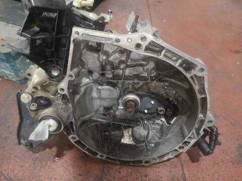 Foto 1ª: Caja Cambios Peugeot 208 ZM01 (2013)