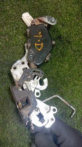 Foto 4ª: Cerradura Puerta Trasera Derecha Toyota 4 Runner 3.0 T DIESEL (1993)