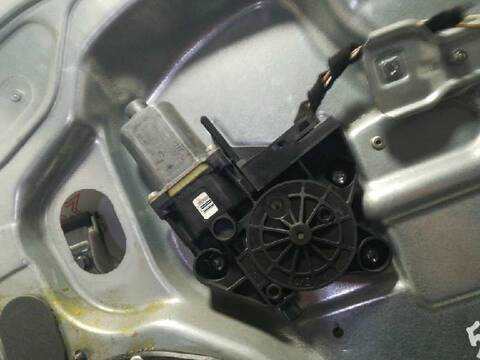 Foto 2ª: Elevalunas Eléctrico Delantero Derecho Ford Focus TREND 109CV 80KW [G8DB] (2009)