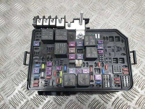 Caja Reles Fusibles Maxus E Deliver 9 L2 H1 AUT. 204CV 150KW ELECTRIC DRIVE