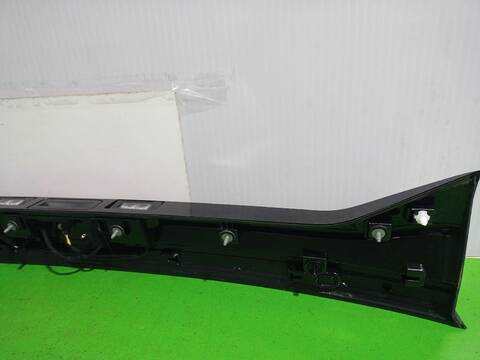 Foto 2ª: Piloto Trasero Central Volkswagen T-Cross ADVANCE 95CV [DKLA  DUSB  CHZL  DL] (2016)