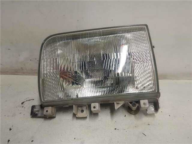 Faro Izquierdo Nissan Cabstar 2953 (16.82)
