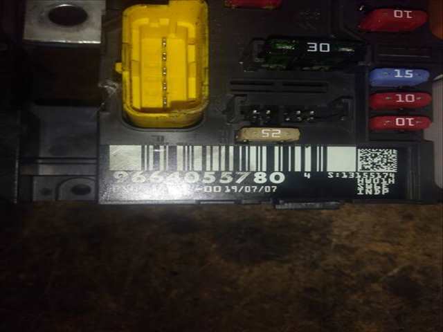 Foto 3ª: Caja Reles Fusibles Peugeot 207 VERSION INDEFINIDA