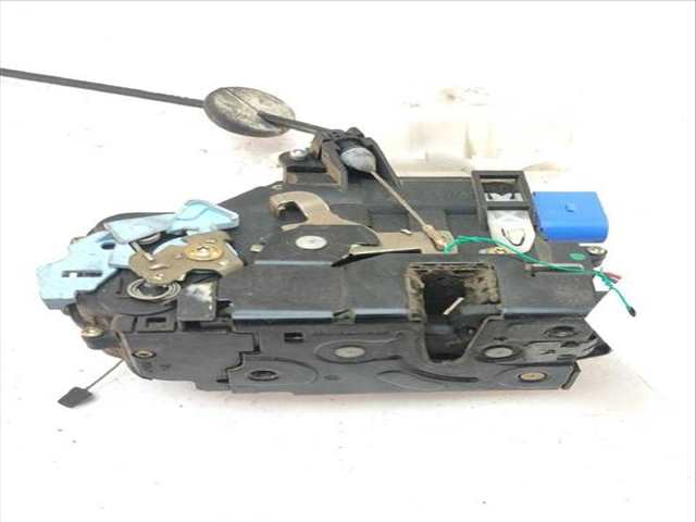 Foto 3ª: Cerradura Puerta Delantera Izquierda Volkswagen Touran 1.6 TDI (2010)