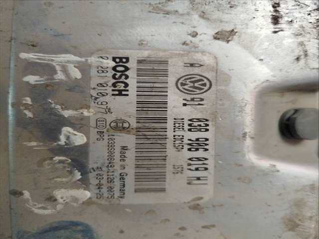 Foto 2ª: Centralita Motor ECU Volkswagen Golf BERLINA (2001)
