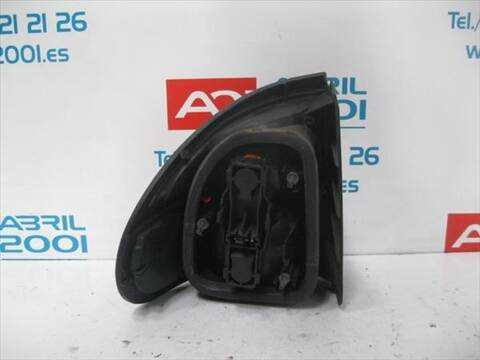 Foto 2ª: Piloto Trasero Derecho Renault Laguna 1.6 16V B568 B561) 107CV 79KW [G/ K4M] (1998)