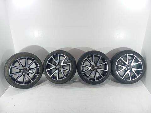 Juego LLantas Toyota Yaris 1.5 HYBRID MXPH10) 116CV 85KW