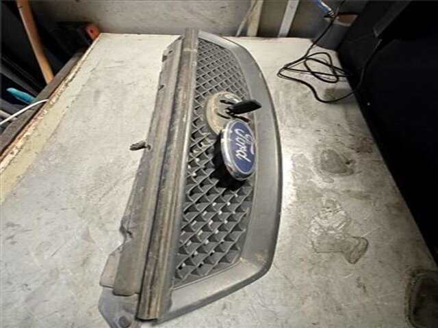 Rejilla Delantera Ford Focus 1.6 TREND [1.6 LTR. - 80 KW TDCI CAT]